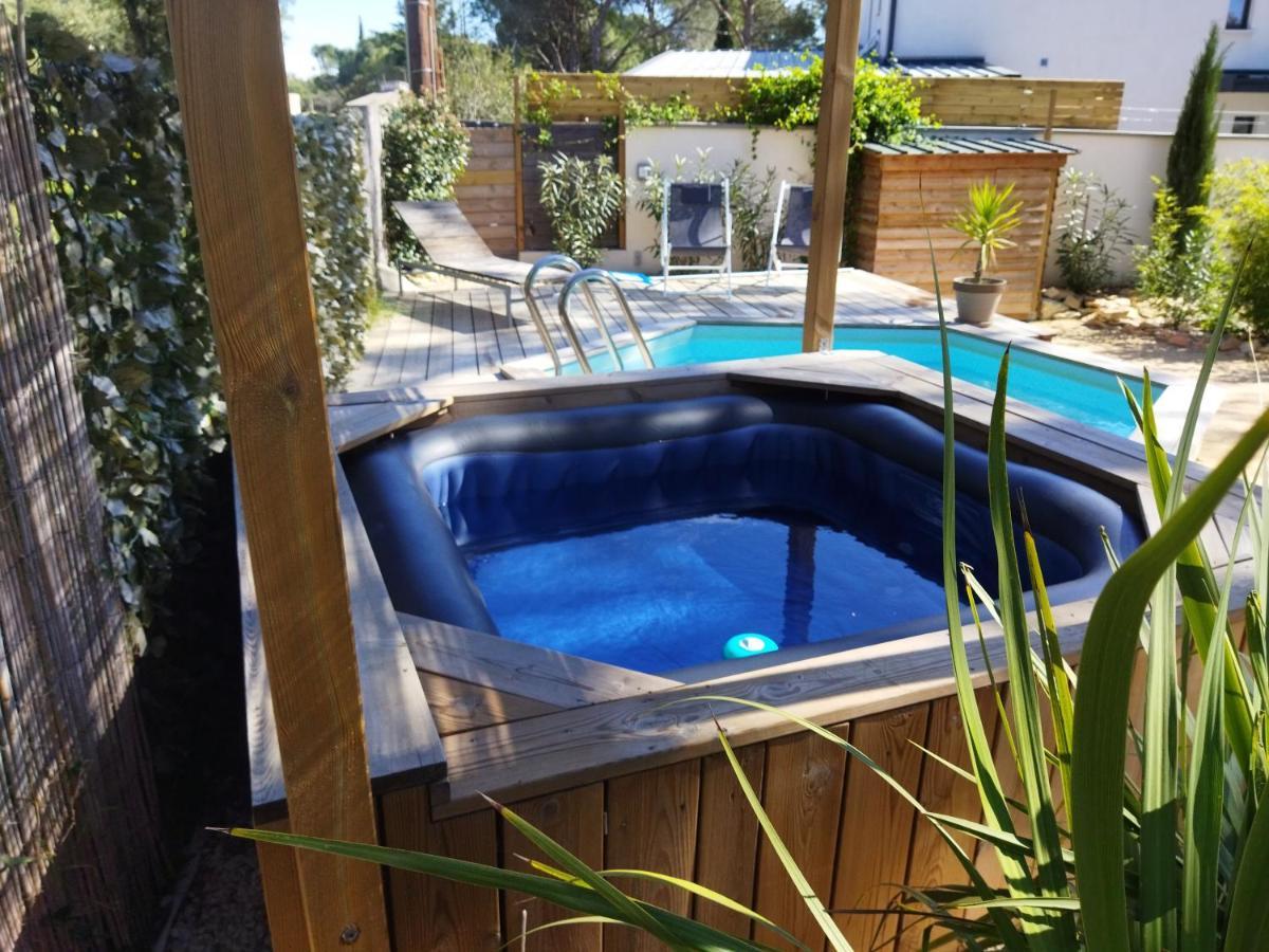 MAISON 5 Personnes EN GARRIGUE - PISCINE-SPA PRIVÉ Langlade Exterior foto